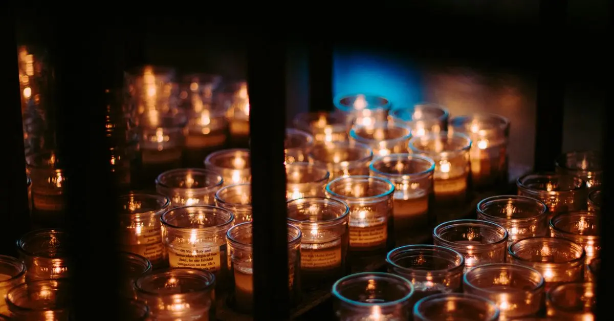 Comment utiliser des bougies pour créer une ambiance lors d'un mémorial
