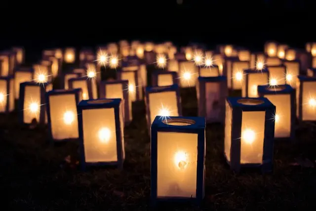 Comment choisir les rituels doux pour un service mémorial