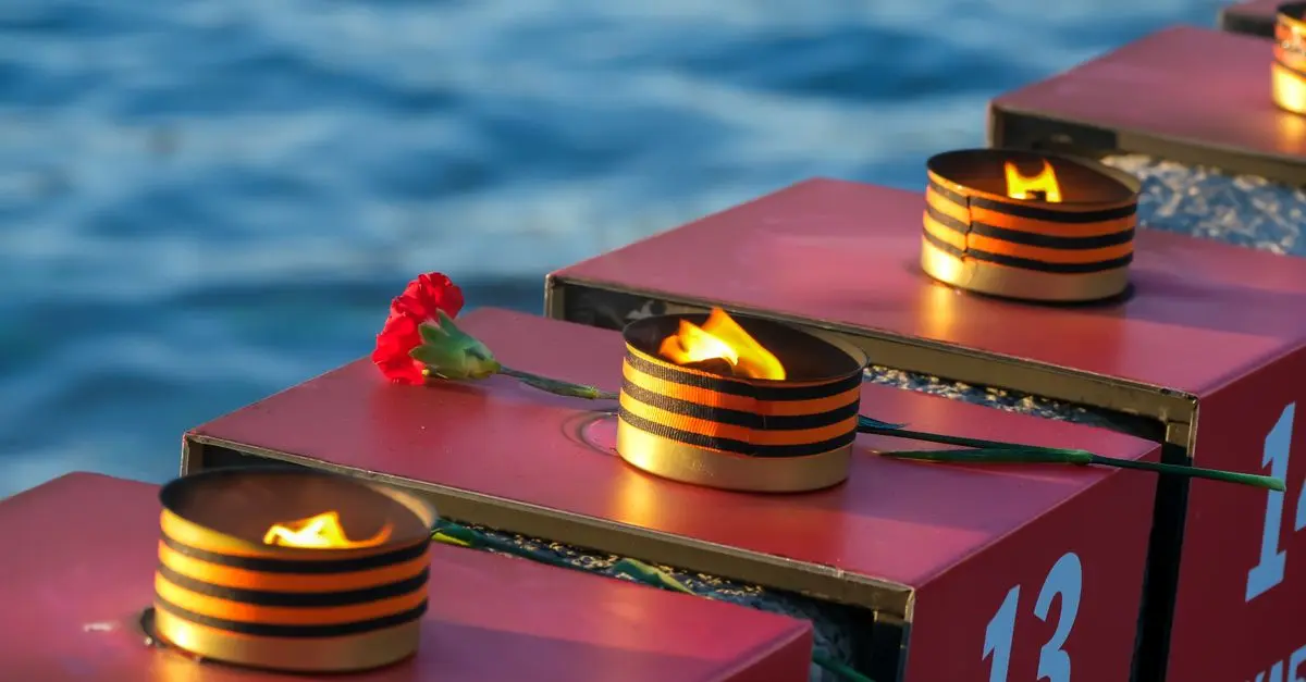 Comment choisir les rituels essentiels pour un service mémorial