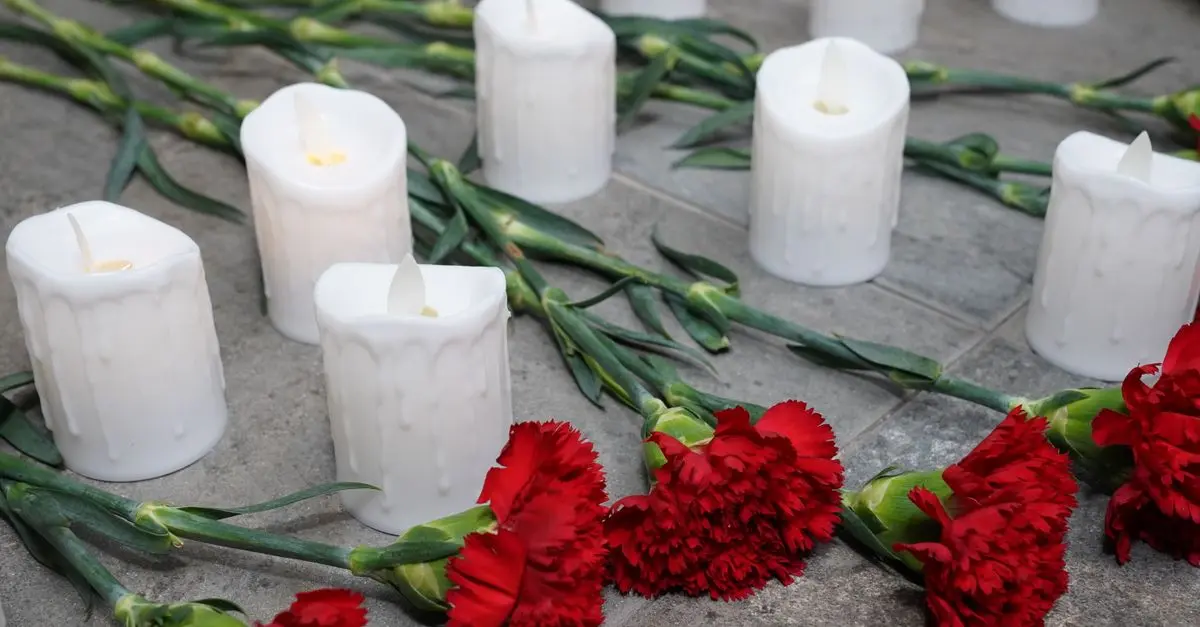 Comment choisir des éléments symboliques pour un service mémorial