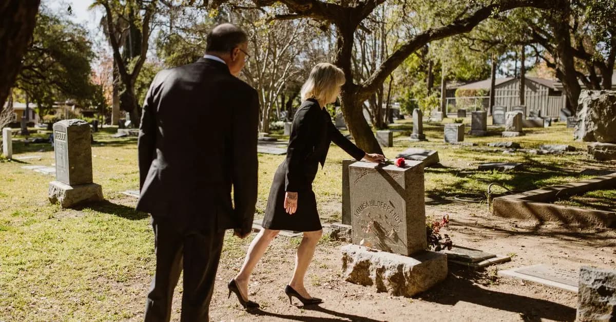 Comment choisir un thème pour un service mémorial unique